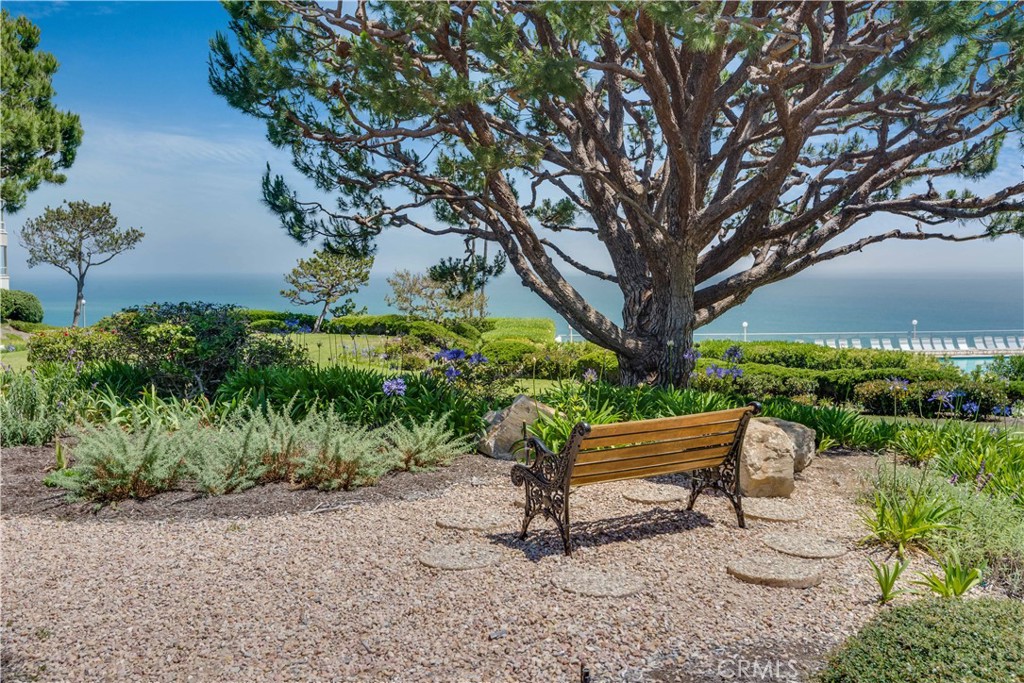 https://media.crmls.org/medias/a861f624-62ed-4db1-909a-60c7b3b9f908.jpg?preset=X-Large
