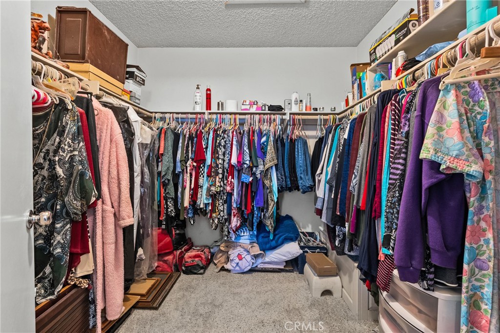 https://media.crmls.org/medias/a86298d3-4a05-44ce-8d64-93558c021356.jpg?preset=X-Large