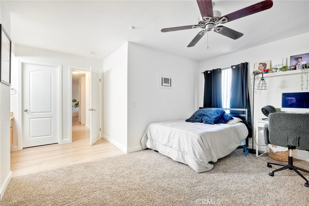 https://media.crmls.org/medias/a862f1be-cb60-432b-9d15-ce8504be6281.jpg?preset=X-Large