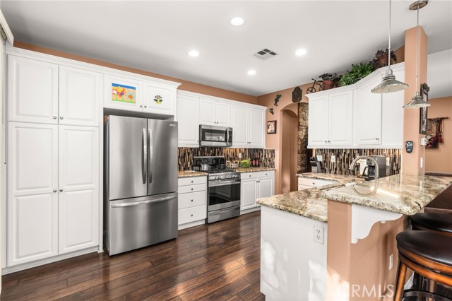 Detail Gallery Image 5 of 37 For 382 Casper Dr, Hemet,  CA 92545 - 2 Beds | 2 Baths