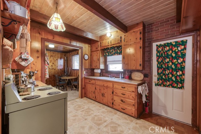 Detail Gallery Image 14 of 38 For 41391 Musick Dr, Shaver Lake,  CA 93664 - 2 Beds | 1 Baths