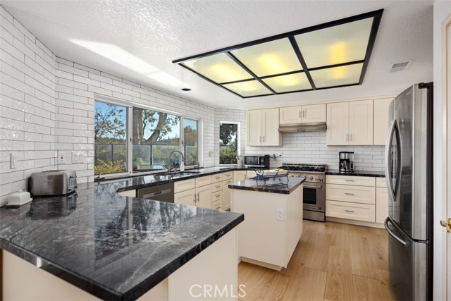 Detail Gallery Image 14 of 45 For 26912 Windemere, Lake Forest,  CA 92630 - 4 Beds | 2/1 Baths