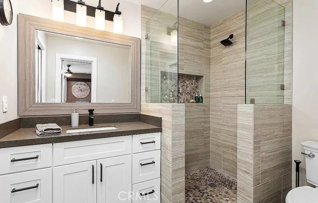 Detail Gallery Image 7 of 17 For 22400 Canyon Club Dr, Canyon Lake,  CA 92587 - 2 Beds | 2 Baths