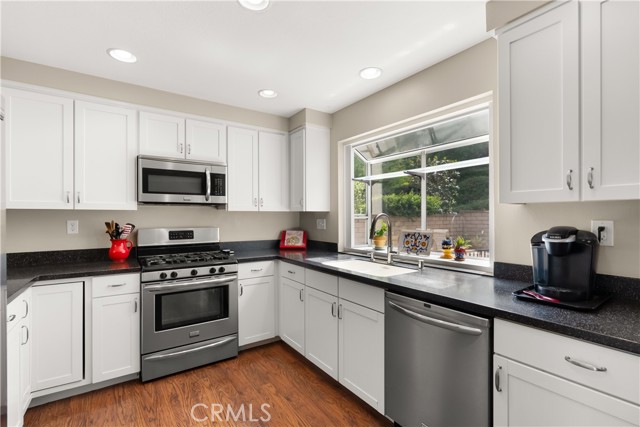 Detail Gallery Image 8 of 38 For 21242 Bristlecone, Mission Viejo,  CA 92692 - 4 Beds | 3 Baths
