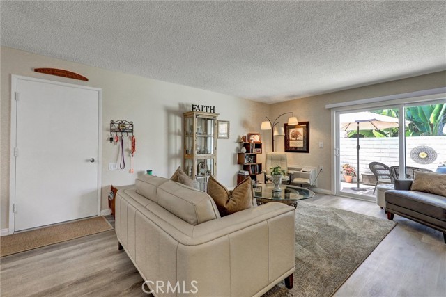 2123 Ronda Granada, Laguna Woods CA: https://media.crmls.org/medias/a864ee43-4fa5-4217-9a01-aaf5cdacd59e.jpg