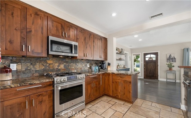 Detail Gallery Image 15 of 44 For 2731 Rutgers Ave, Long Beach,  CA 90815 - 3 Beds | 2 Baths