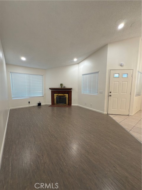 14164 Poplar Street, Hesperia CA: https://media.crmls.org/medias/a865508a-88bf-41b3-952a-ba4c999620b3.jpg