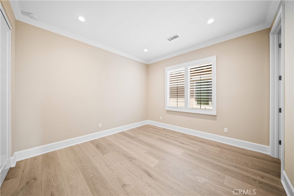 MLS #OC25185662 img 38