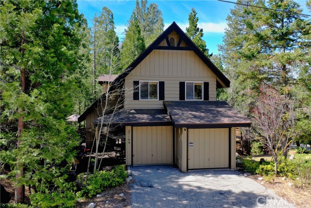 Detail Gallery Image 1 of 42 For 27169 Ironwood Ln, Lake Arrowhead,  CA 92352 - 3 Beds | 3/1 Baths