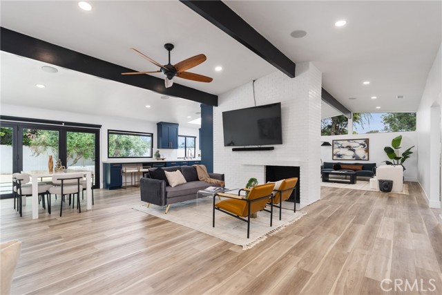 Detail Gallery Image 5 of 28 For 3000 Country Club, Costa Mesa,  CA 92626 - 4 Beds | 4/1 Baths