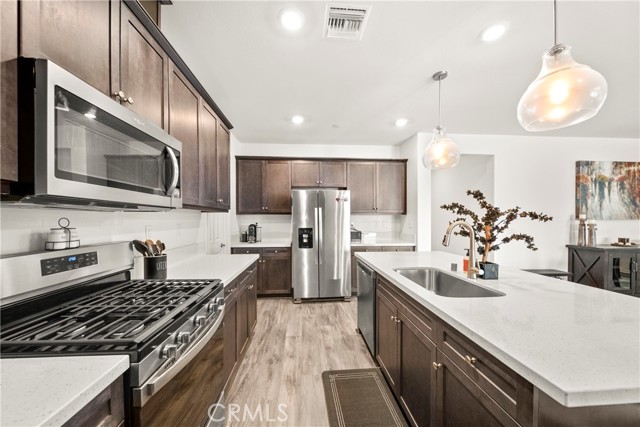 Detail Gallery Image 6 of 52 For 45105 Quicksilver, Lake Elsinore,  CA 92532 - 4 Beds | 2 Baths