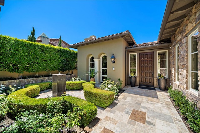 39 Sarteano Dr., Newport Coast CA: https://media.crmls.org/medias/a8665916-af6e-4d0e-b191-197e6c4e5723.jpg