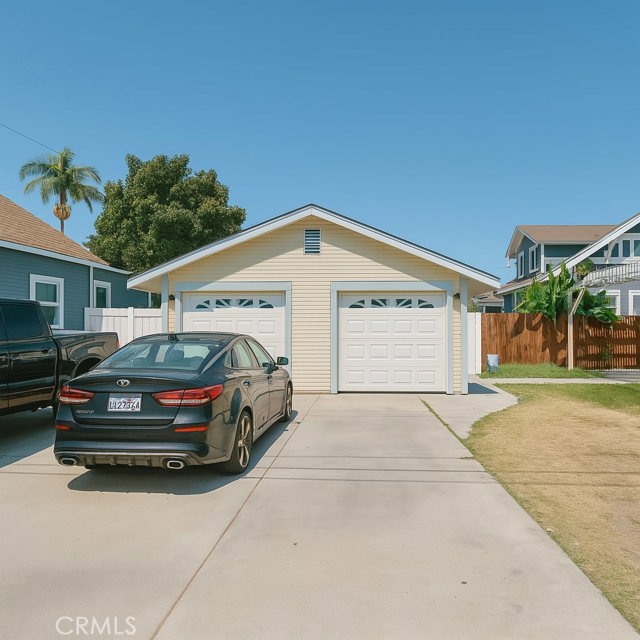 Detail Gallery Image 9 of 26 For 117 E Sycamore St, Anaheim,  CA 92805 - 6 Beds | 2 Baths