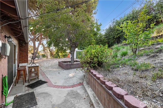 10685 Ledeen Drive, Lakeview Terrace CA: https://media.crmls.org/medias/a867caac-ef92-477e-a3bd-010ba953686d.jpg