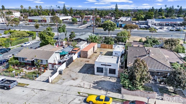 1704 W 2nd Street, Santa Ana CA: https://media.crmls.org/medias/a8680881-9430-4eb0-88df-5220d1c8f1f0.jpg