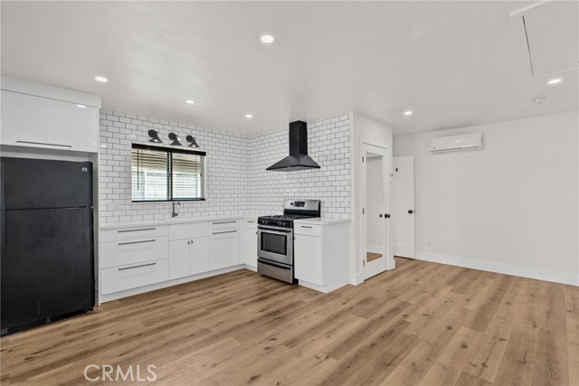 Detail Gallery Image 4 of 14 For 4732 Greenbush Ave, Sherman Oaks,  CA 91423 - 0 Beds | 1 Baths