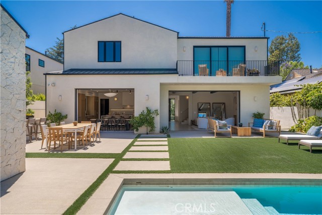 4320 Teesdale Avenue, Studio City CA: https://media.crmls.org/medias/a8681f0c-523e-4835-84d3-0dacb2d60608.jpg