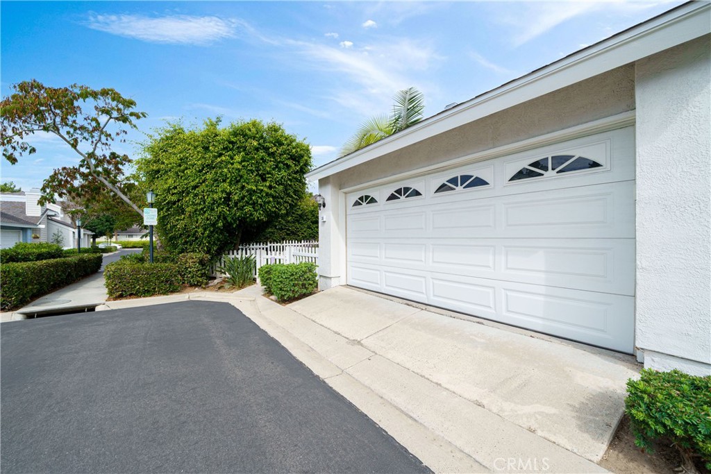 MLS #OC25233246 image #33