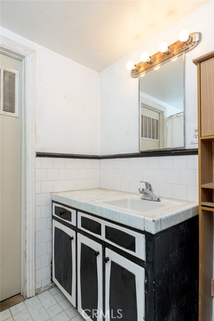 4608 Dyer Street, La Crescenta CA: https://media.crmls.org/medias/a868e5fa-061f-4ffd-825c-81fd8ad8e4a8.jpg