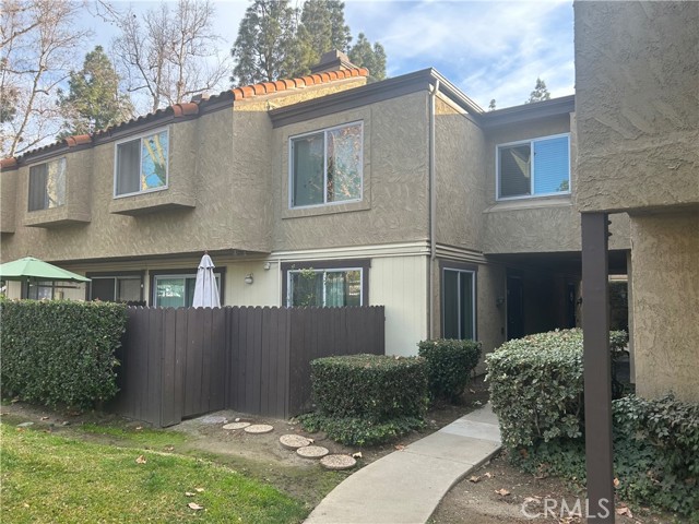 Detail Gallery Image 2 of 19 For 9306 Mesa Verde Dr #D,  Montclair,  CA 91763 - 2 Beds | 1/1 Baths