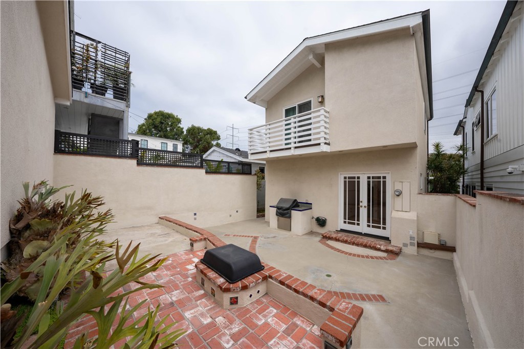 732 Rosecrans Avenue