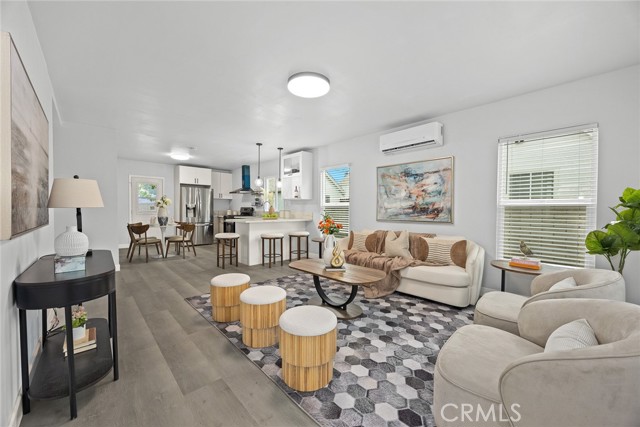 Detail Gallery Image 3 of 25 For 2461 Saint Pierre Ave, Altadena,  CA 91001 - 4 Beds | 2 Baths