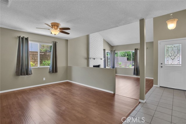 17965 Fremontia Lane, Victorville CA: https://media.crmls.org/medias/a86a172c-b671-4c71-936b-30220bd9cd53.jpg