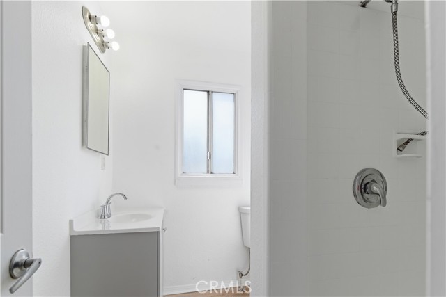 Detail Gallery Image 18 of 32 For 127 W Zane St, Long Beach,  CA 90805 - 3 Beds | 2 Baths