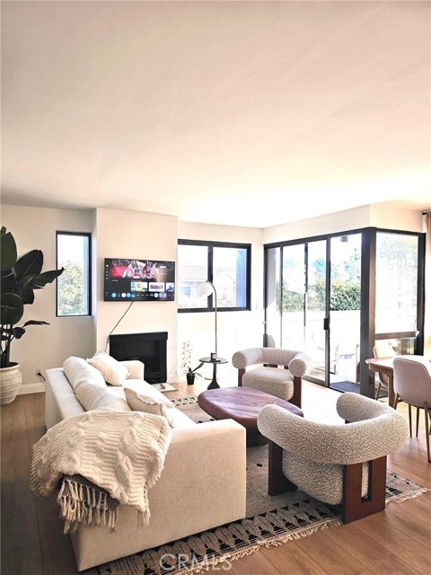 Detail Gallery Image 6 of 18 For 222 Monterey Rd #104,  Glendale,  CA 91206 - 2 Beds | 2/1 Baths