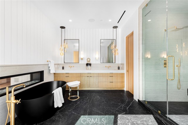 4601 Vista De Oro Avenue, Woodland Hills CA: https://media.crmls.org/medias/a86b8b7b-6f46-4793-aba0-c822c375253d.jpg