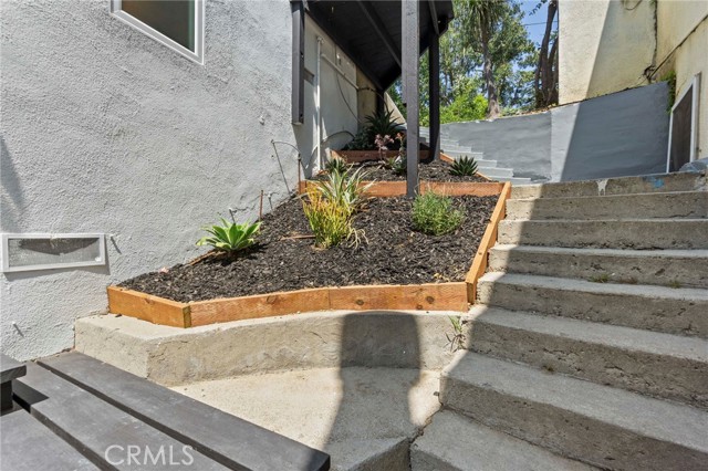 Detail Gallery Image 34 of 36 For 7010 Loyal Trl, Los Angeles,  CA 90068 - 2 Beds | 3 Baths