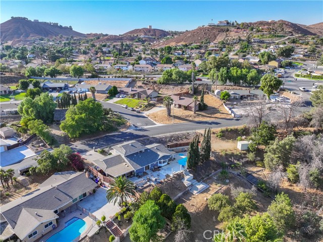 Detail Gallery Image 7 of 44 For 5720 Avenue Juan Bautista, Jurupa Valley,  CA 92509 - 4 Beds | 3 Baths