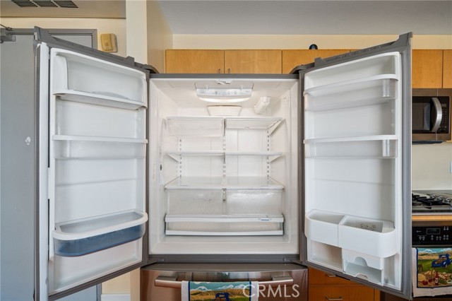 285 W. 6th Street, Unit #527, San Pedro CA: https://media.crmls.org/medias/a86e1a03-d026-4b0e-a995-399e3dc0fa38.jpg