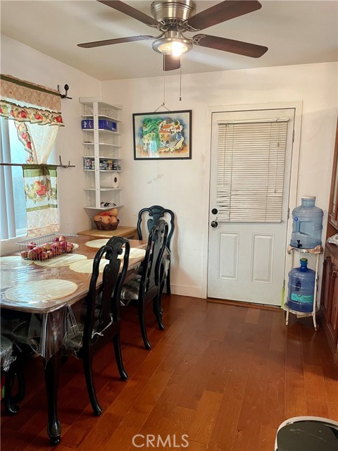 Detail Gallery Image 5 of 9 For 6558 S Van Ness, Los Angeles,  CA 90047 - 3 Beds | 2 Baths