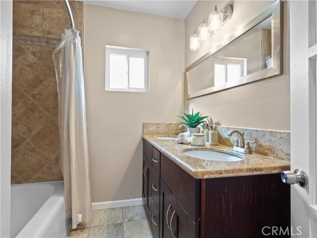 Detail Gallery Image 40 of 57 For 8110 Lesner Ave, Lake Balboa,  CA 91406 - 3 Beds | 2 Baths