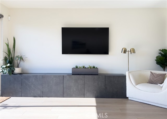 53 Gramercy, Irvine CA: https://media.crmls.org/medias/a86f0531-a78c-4638-88d1-b2cafc75aabe.jpg