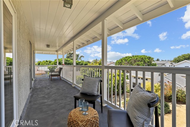 1069 Avenue D, Redondo Beach CA: https://media.crmls.org/medias/a86f20d9-37b6-44cb-8c18-b30359673eb7.jpg