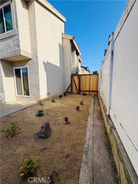 Detail Gallery Image 18 of 25 For 17081 Green Ln, Huntington Beach,  CA 92649 - – Beds | – Baths
