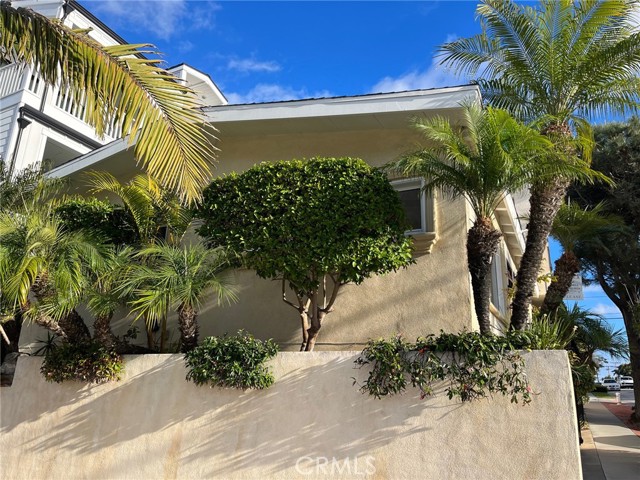 3300 Seaview Avenue, Corona del Mar CA: https://media.crmls.org/medias/a86f70a7-4d45-493f-9ec8-eb305faa18c9.jpg