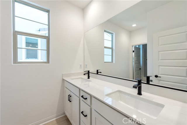 Detail Gallery Image 10 of 16 For 392 Moonflower, Rancho Mission Viejo,  CA 92694 - 3 Beds | 2/1 Baths