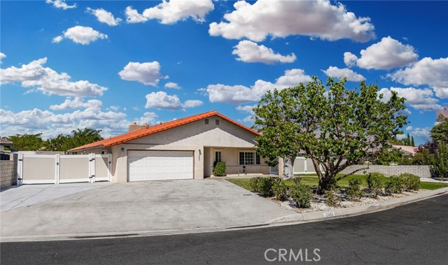 Detail Gallery Image 1 of 46 For 12680 Pinehurst Trl, Victorville,  CA 92395 - 3 Beds | 2 Baths