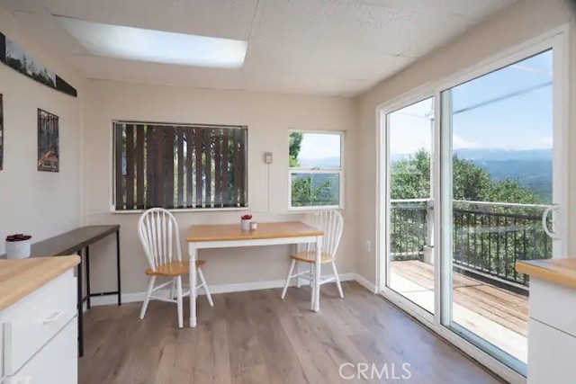 Detail Gallery Image 4 of 22 For 38797 Highway 41, Oakhurst,  CA 93644 - 3 Beds | 1/1 Baths