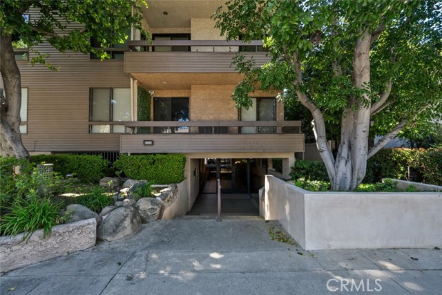 4641 Fulton Avenue, Sherman Oaks CA: https://media.crmls.org/medias/a8719cc7-a13e-4eef-8ddb-27897ad7d4ac.jpg