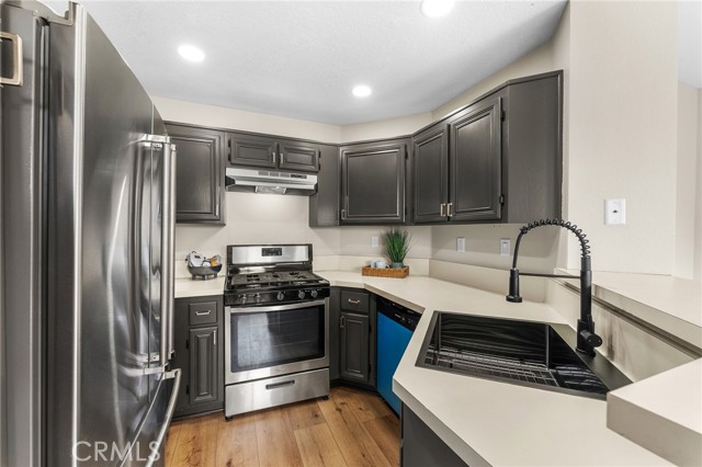 Detail Gallery Image 3 of 35 For 2588 Avenida Del Vista #J202,  Corona,  CA 92882 - 1 Beds | 1 Baths