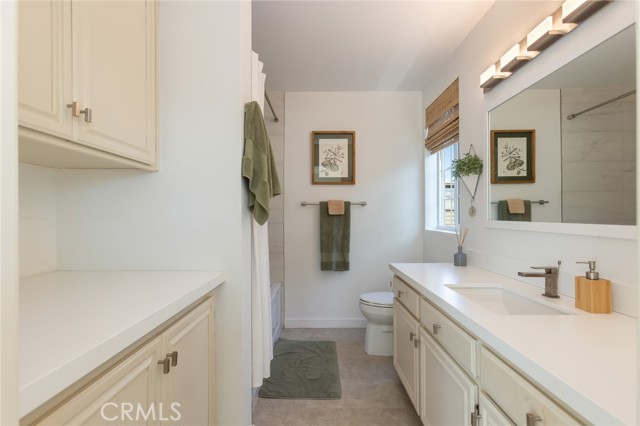Detail Gallery Image 36 of 55 For 11445 Moorpark, Studio City,  CA 91602 - 2 Beds | 2/1 Baths