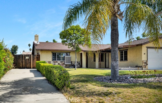 2378 Thisa Way, Hemet CA: https://media.crmls.org/medias/a874444e-416c-4bb8-8cca-37189f89eec2.jpg
