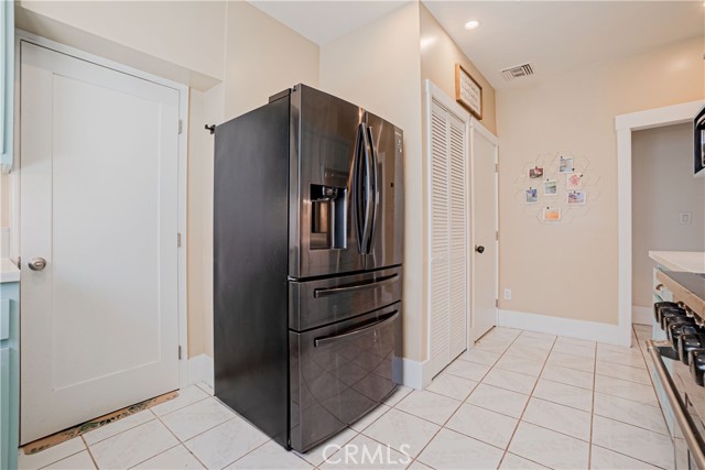 Detail Gallery Image 23 of 70 For 1610 W 36th Place, Los Angeles,  CA 90018 - 4 Beds | 2/1 Baths