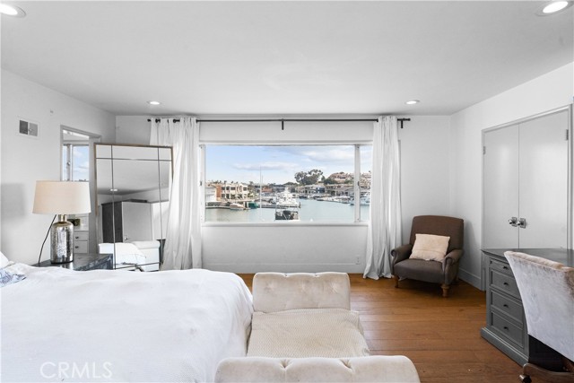 Detail Gallery Image 16 of 36 For 11 Harbor Is, Newport Beach,  CA 92660 - 3 Beds | 2 Baths