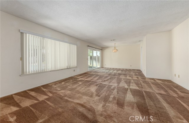 Detail Gallery Image 10 of 22 For 526 Nottingham Dr, Redlands,  CA 92373 - 4 Beds | 2 Baths