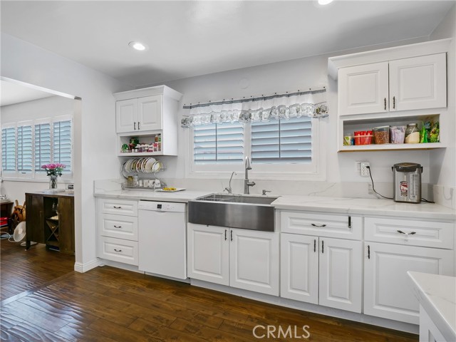 401 E Cherry Avenue, Monrovia CA: https://media.crmls.org/medias/a87608b5-7f54-4832-838c-202a686ab472.jpg